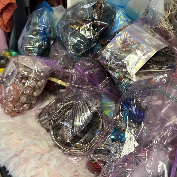 Assorted Jewelry bags 1 pound wearable - Picture 1 of 2